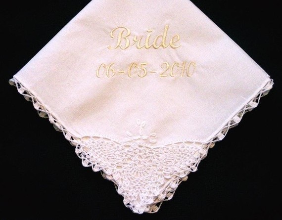 Personalized Wedding Gift - Wedding Handkerchief With Lace Corner For The Bride With Gift Box 70sl